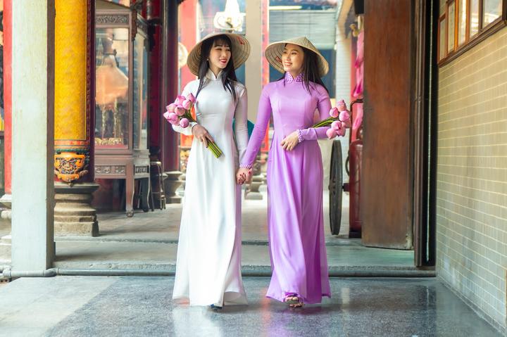 Áo sơ mi cổ bèo: Áo sơ mi cổ bèo là một trong những lỗi thời trong thời trang mà