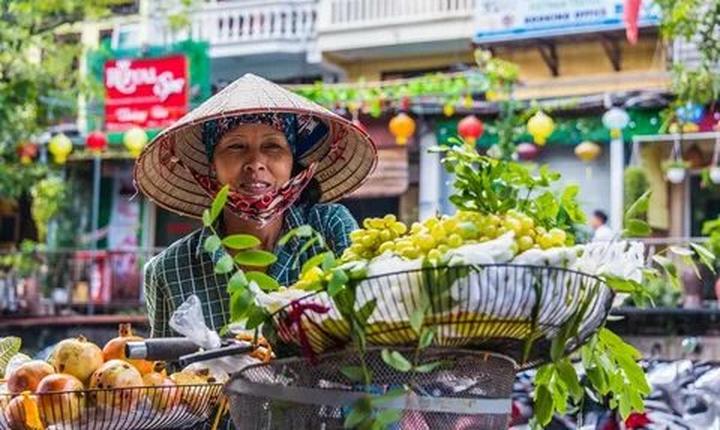 Chuyên gia Hotspot Matrix phân tích: Ai bảo mặc váy đen mùa hè là và marketing video